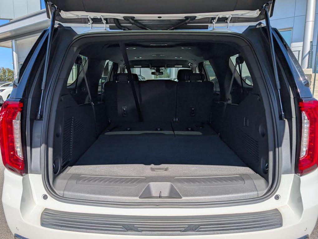 used 2022 GMC Yukon XL car, priced at $47,175