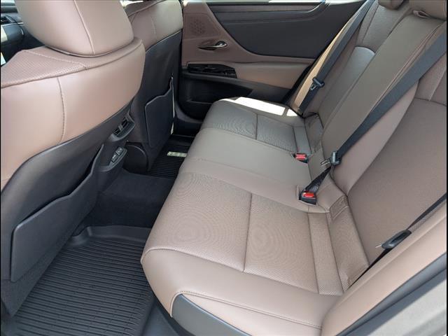 new 2025 Lexus ES 300h car, priced at $50,820