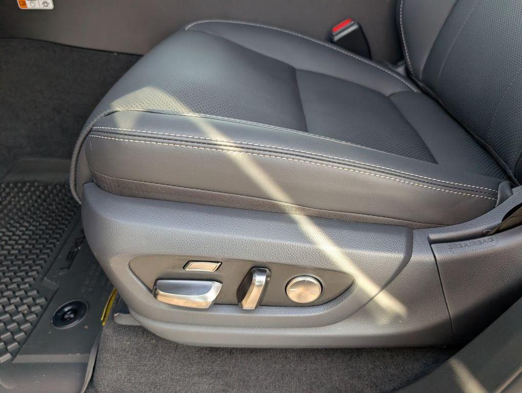 new 2025 Lexus LX 600 car, priced at $118,304