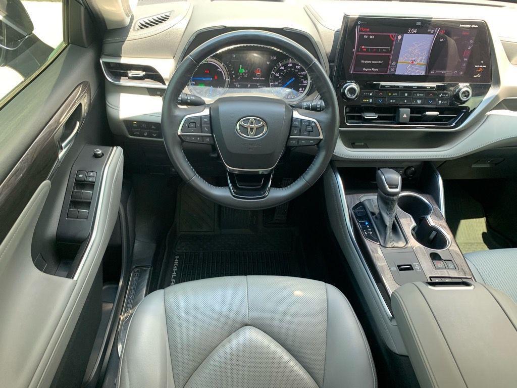used 2021 Toyota Highlander Hybrid car, priced at $38,441