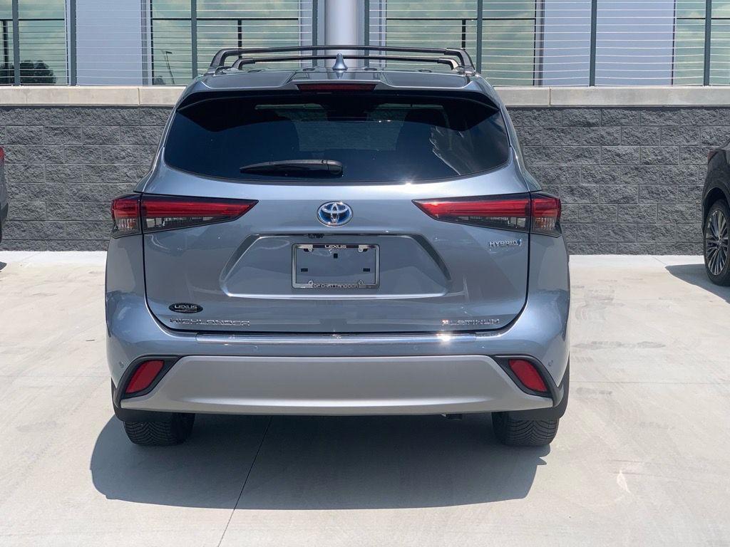 used 2021 Toyota Highlander Hybrid car, priced at $38,441