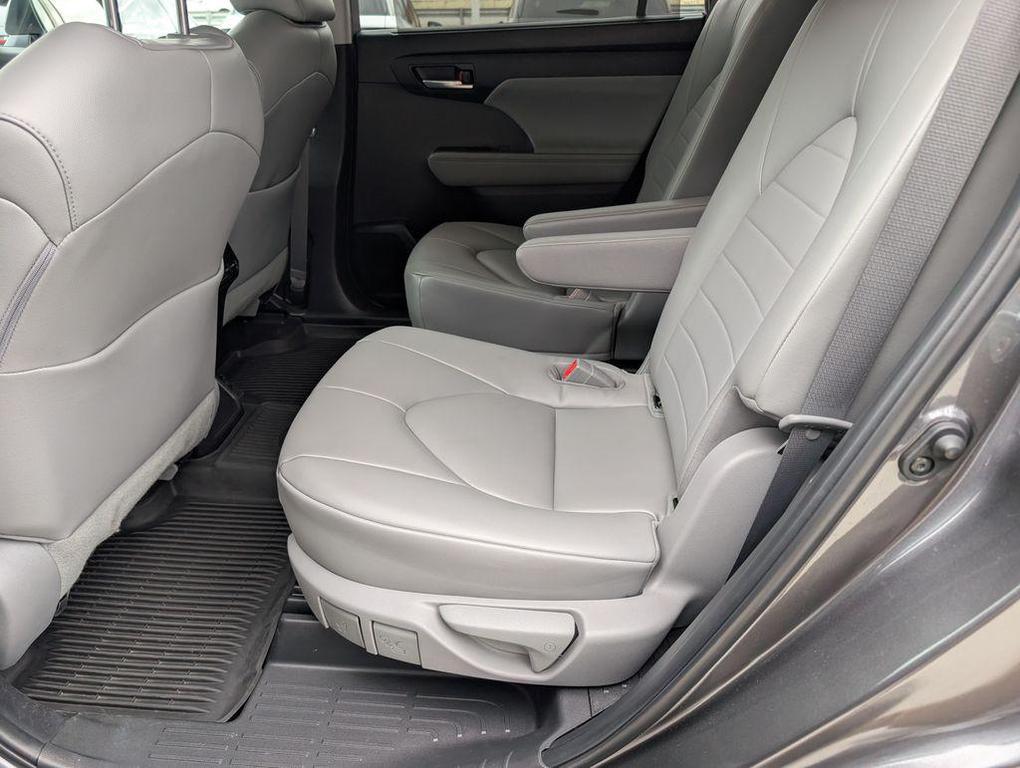 used 2023 Toyota Highlander car, priced at $37,432