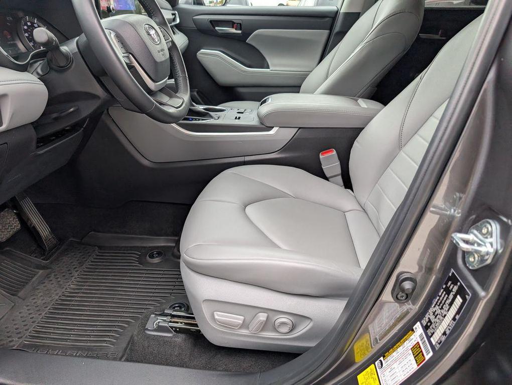 used 2023 Toyota Highlander car, priced at $37,432
