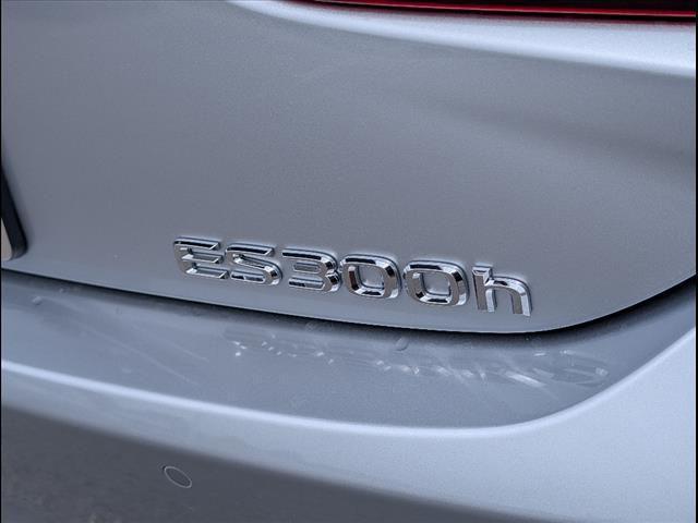 new 2025 Lexus ES 300h car, priced at $51,050