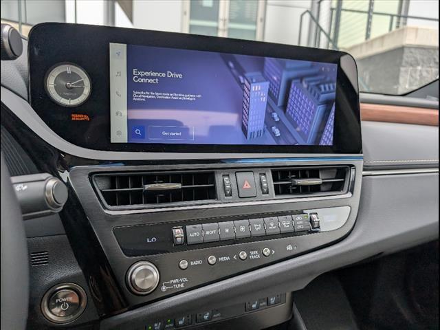 new 2025 Lexus ES 300h car, priced at $51,050