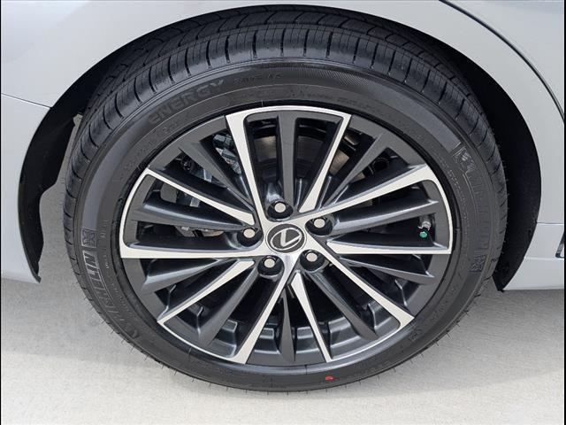 new 2025 Lexus ES 300h car, priced at $51,050