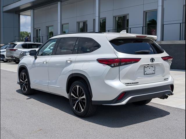 used 2021 Toyota Highlander car, priced at $38,950
