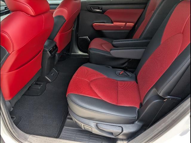 used 2021 Toyota Highlander car, priced at $38,950