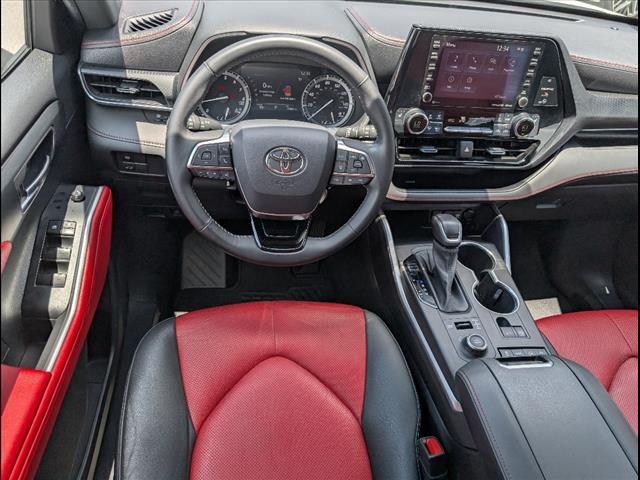 used 2021 Toyota Highlander car, priced at $38,950