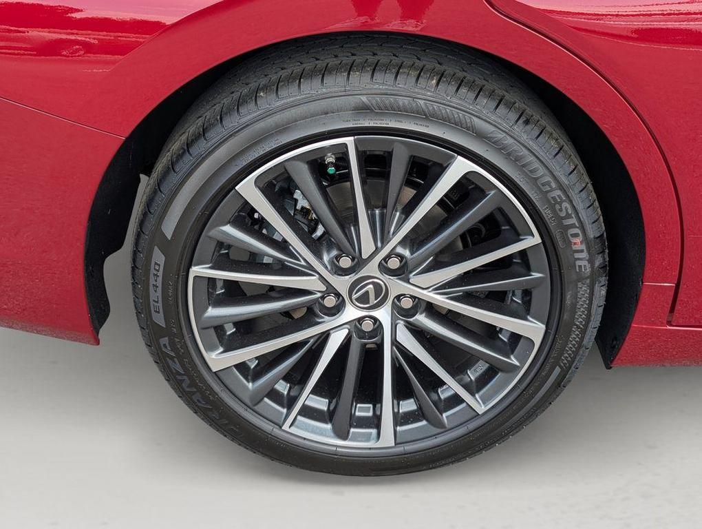 new 2025 Lexus ES 300h car, priced at $51,025