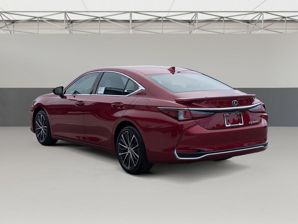 new 2025 Lexus ES 300h car, priced at $51,025