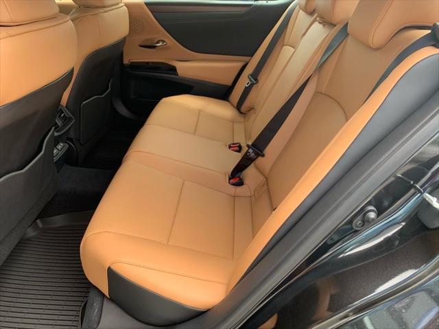 new 2025 Lexus ES 350 car, priced at $48,055