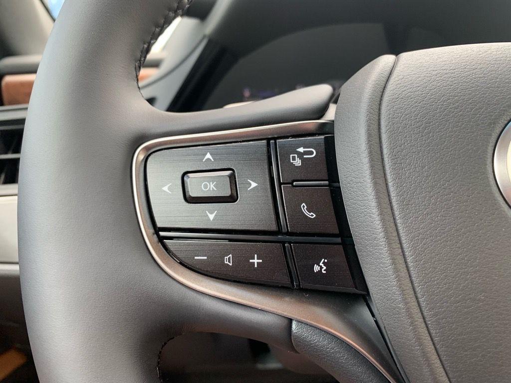 new 2025 Lexus ES 350 car, priced at $48,055