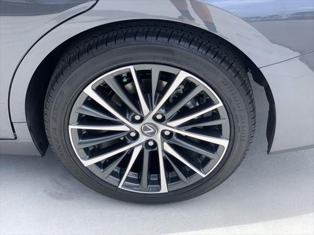 new 2025 Lexus ES 350 car, priced at $50,305