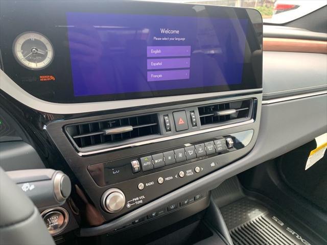 new 2025 Lexus ES 350 car, priced at $50,305