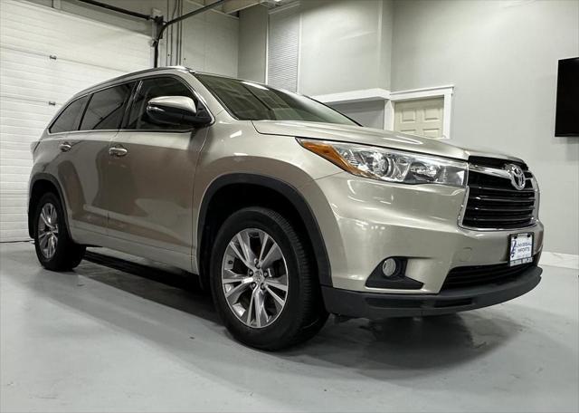 used 2015 Toyota Highlander car, priced at $15,900