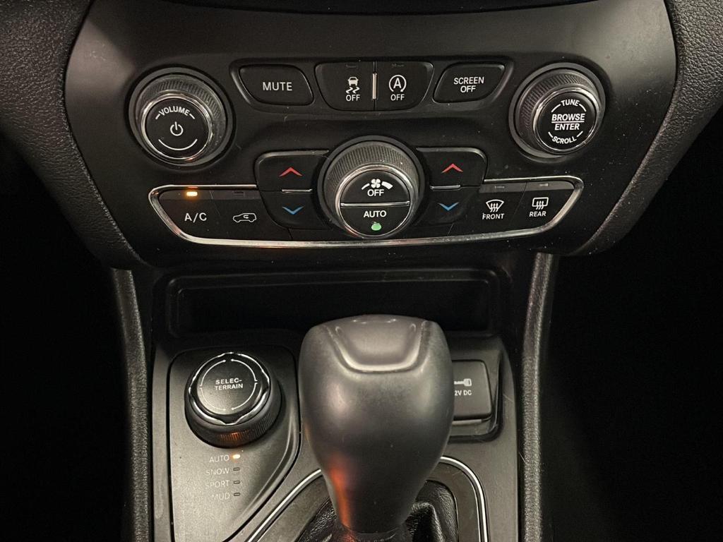 used 2019 Jeep Cherokee car, priced at $17,406