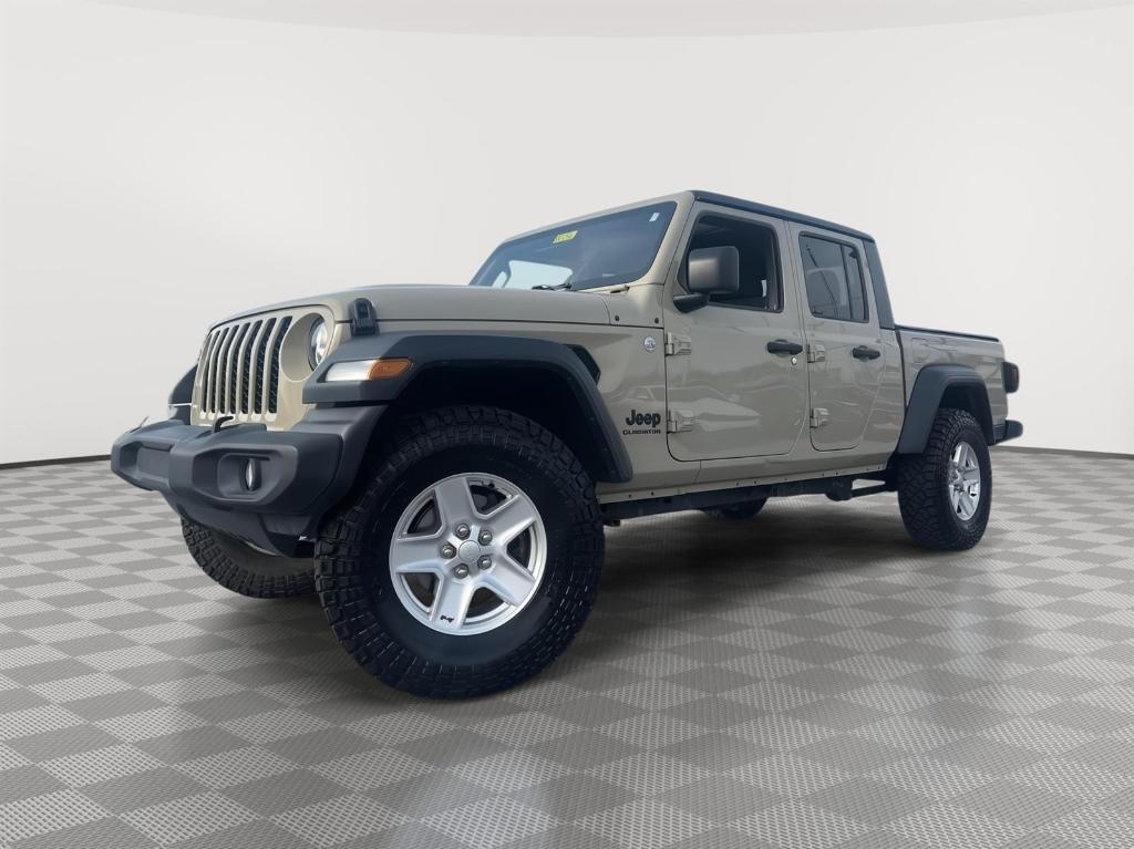 used 2020 Jeep Gladiator car, priced at $28,000