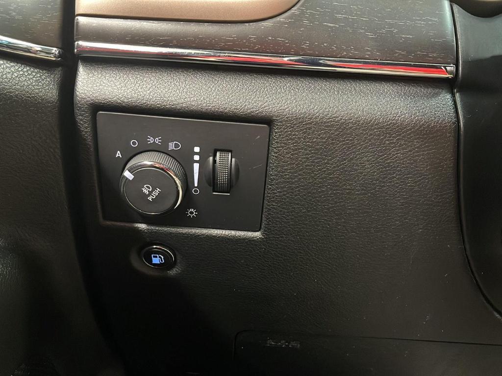 used 2015 Jeep Grand Cherokee car, priced at $13,113