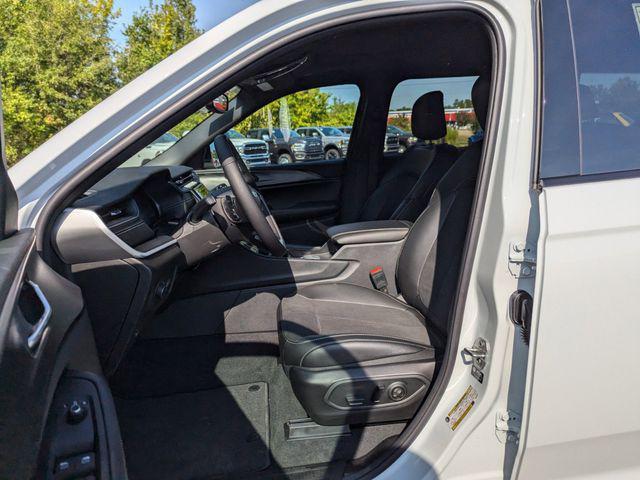 new 2024 Jeep Grand Cherokee L car, priced at $40,575