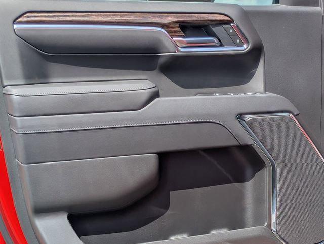 new 2025 GMC Sierra 1500 car, priced at $51,301