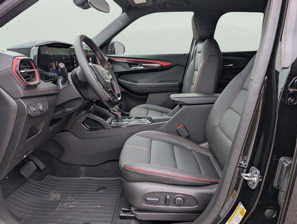 new 2025 Chevrolet TrailBlazer car, priced at $29,212