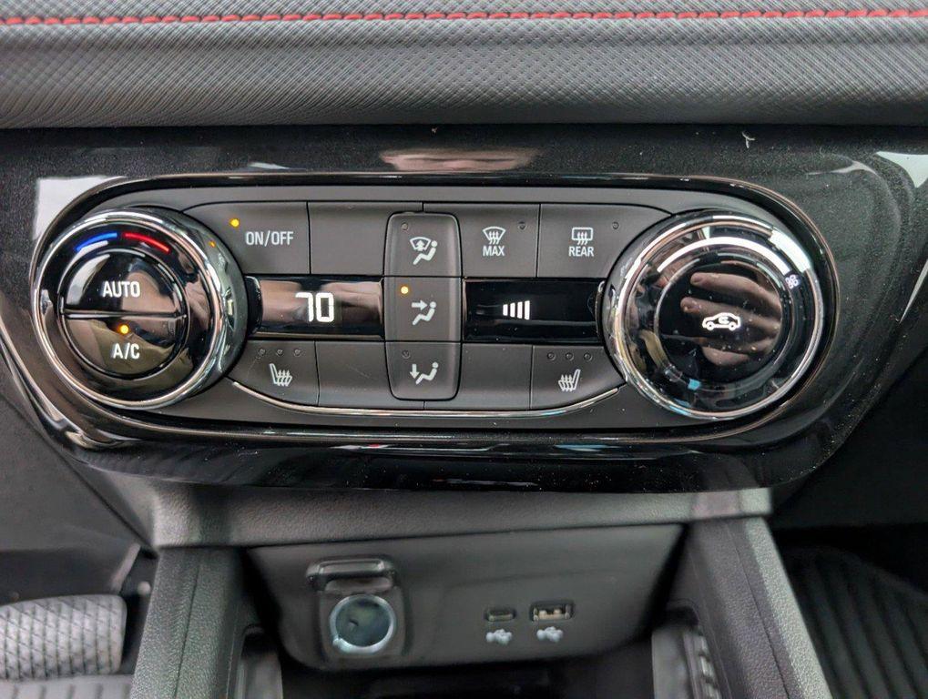 new 2025 Chevrolet TrailBlazer car, priced at $29,212