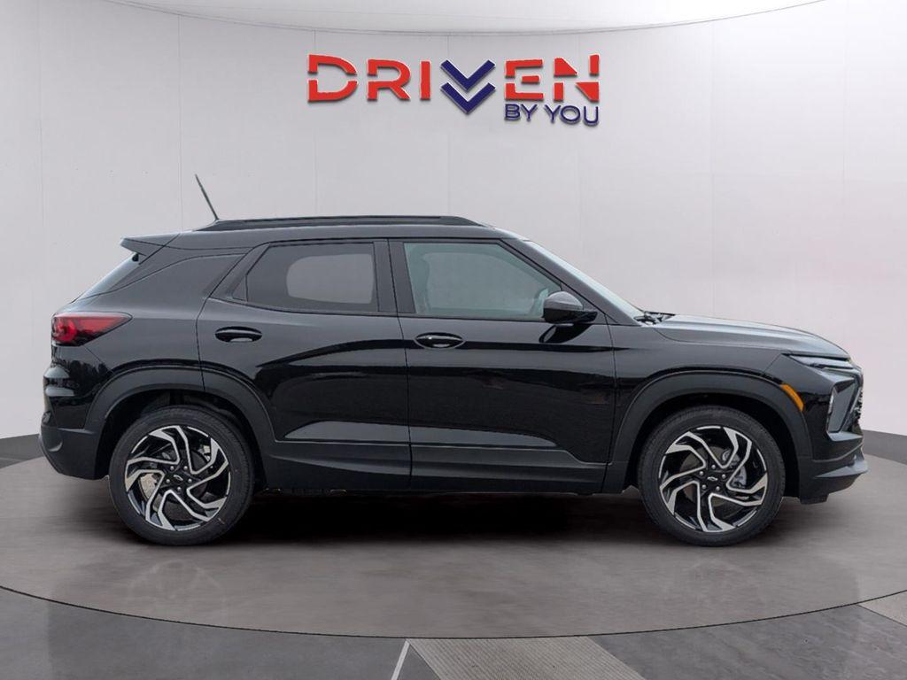 new 2025 Chevrolet TrailBlazer car, priced at $29,212