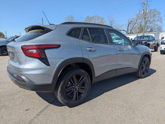 new 2025 Chevrolet Trax car, priced at $27,520