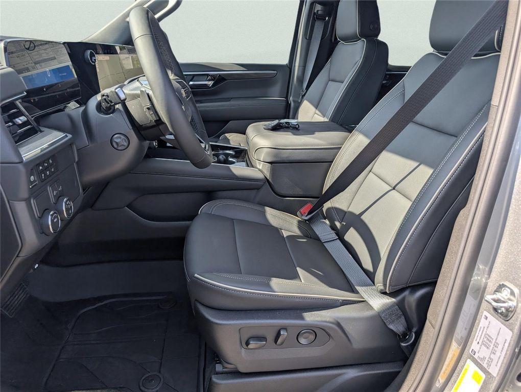 new 2025 Chevrolet Tahoe car, priced at $68,321