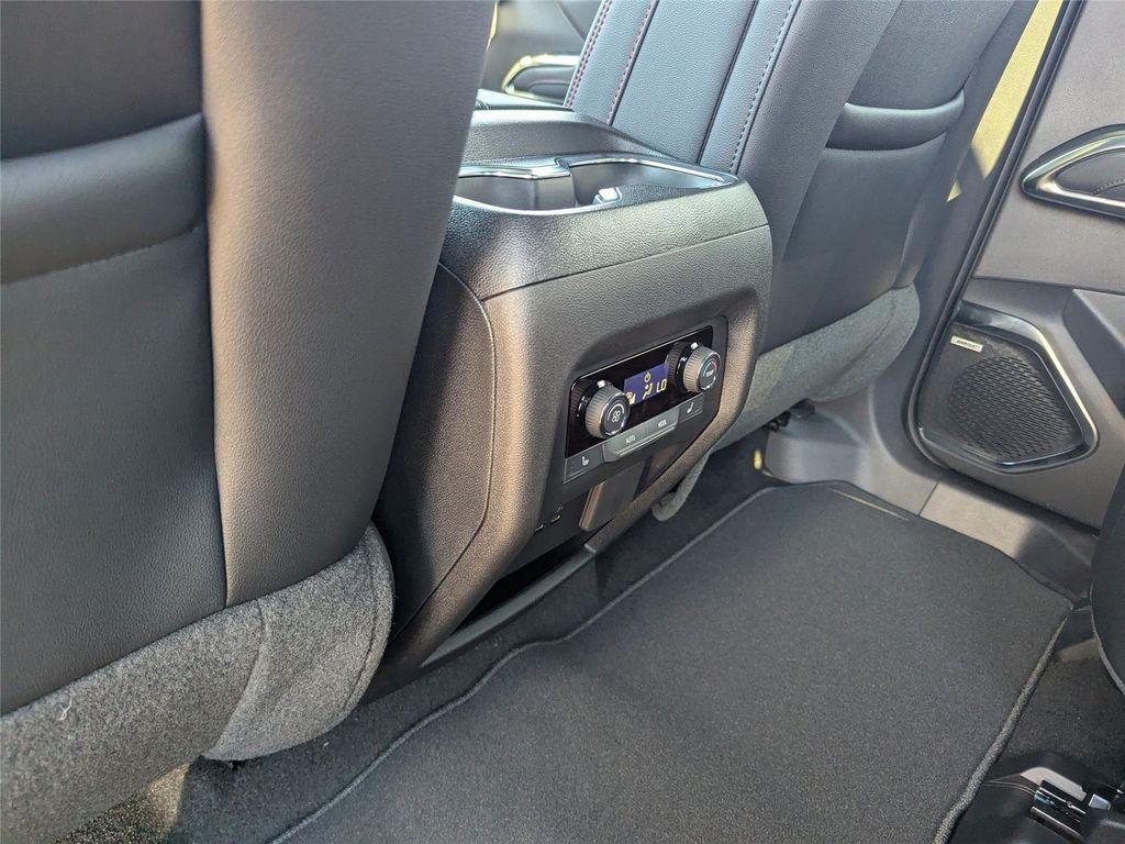 new 2026 Chevrolet Traverse car, priced at $55,028