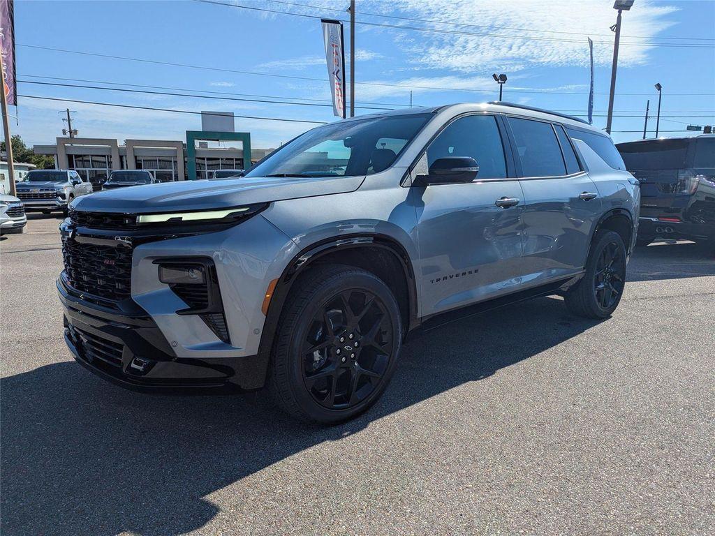 new 2026 Chevrolet Traverse car, priced at $55,028