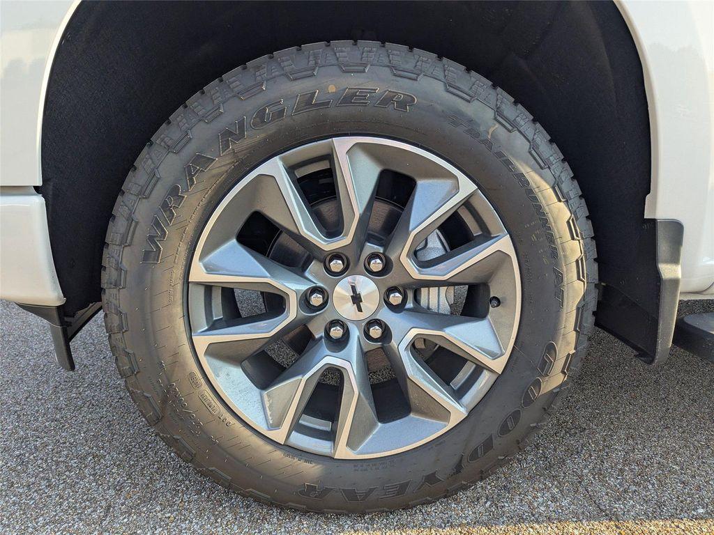 new 2025 Chevrolet Silverado 1500 car, priced at $57,080