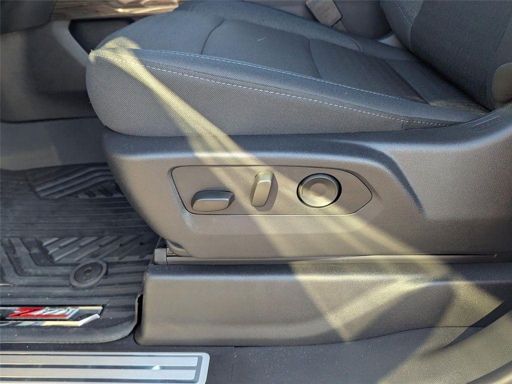 new 2025 Chevrolet Silverado 1500 car, priced at $57,080