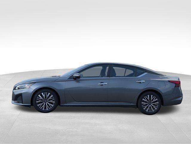 used 2023 Nissan Altima car, priced at $19,600