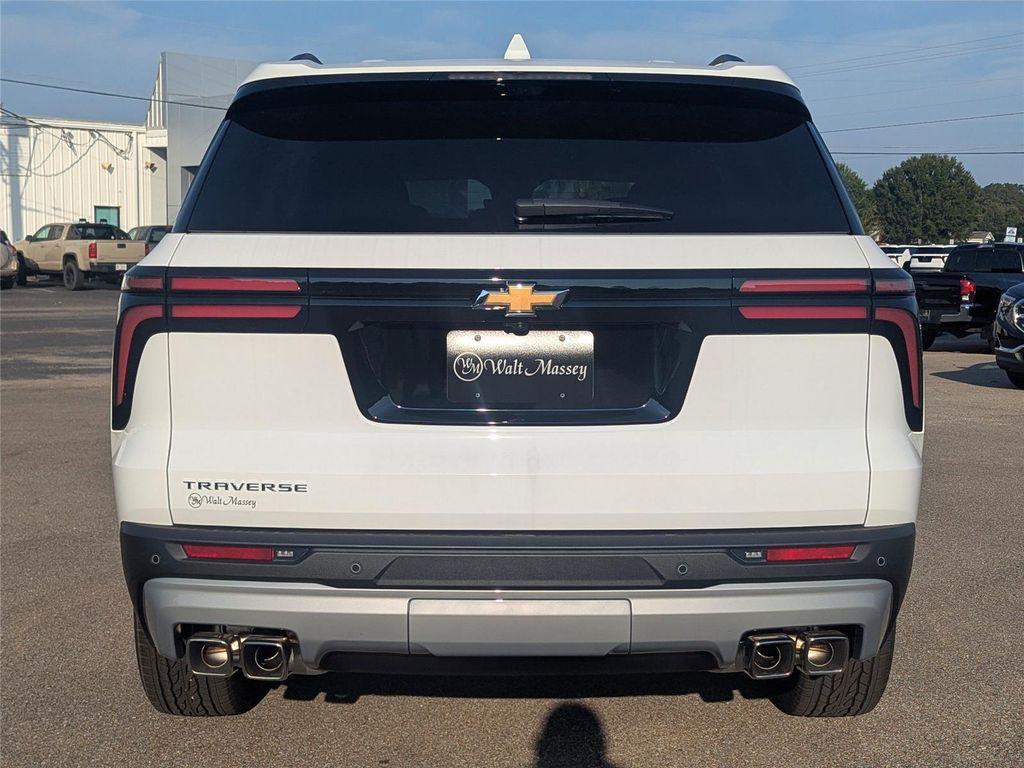 new 2026 Chevrolet Traverse car, priced at $44,278