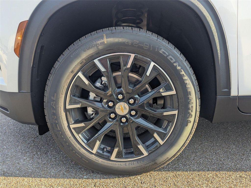 new 2026 Chevrolet Traverse car, priced at $44,278