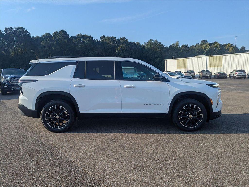 new 2026 Chevrolet Traverse car, priced at $44,278