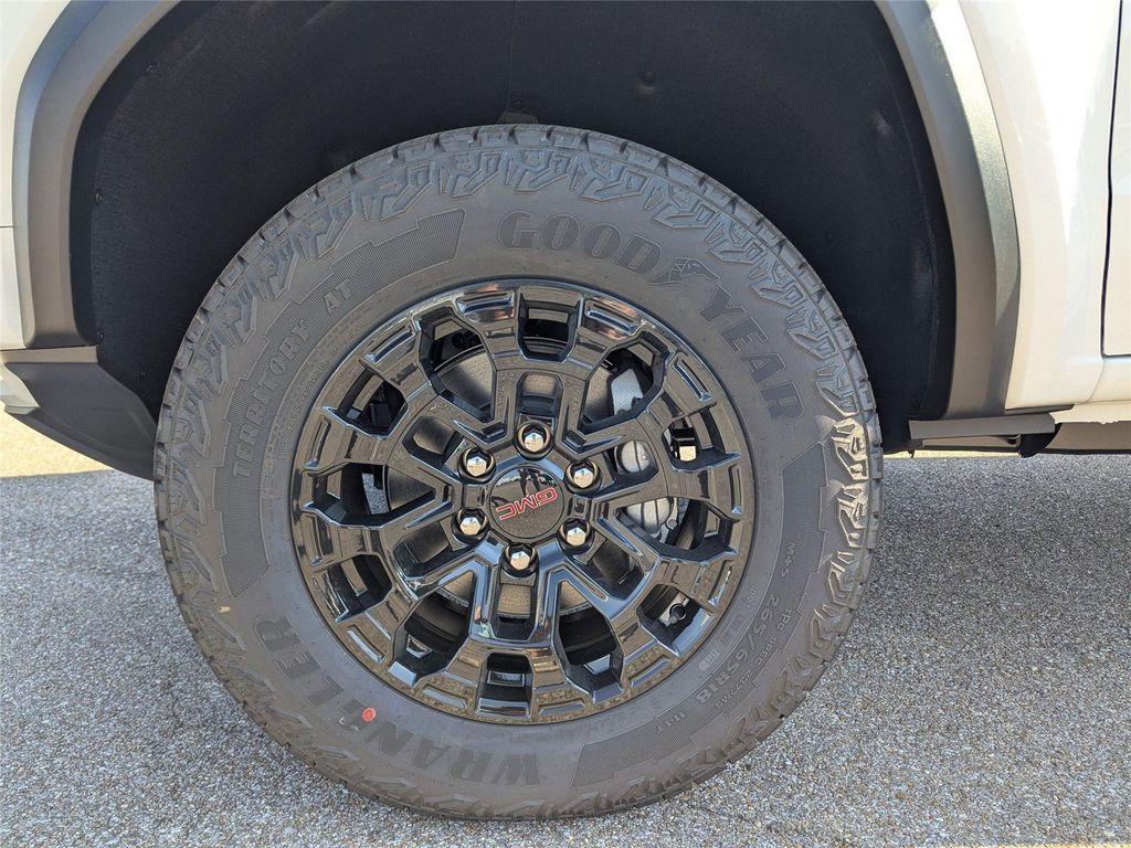 new 2026 GMC Canyon car, priced at $39,484