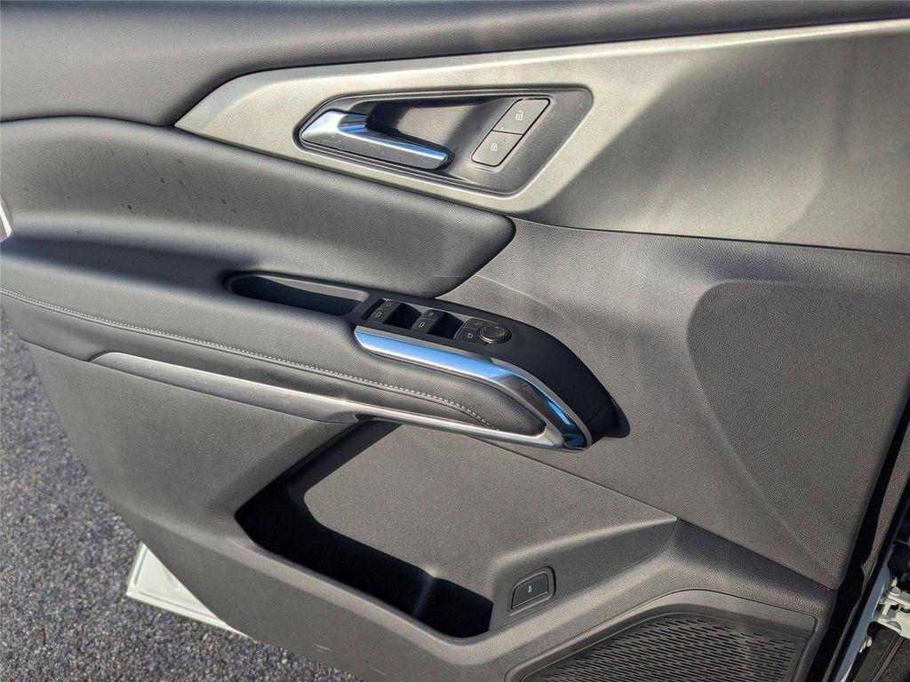 new 2026 Chevrolet Traverse car, priced at $46,603