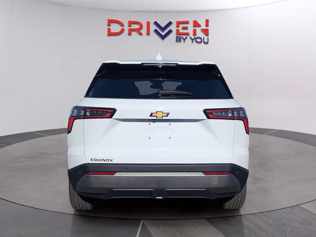 new 2026 Chevrolet Equinox car, priced at $28,162