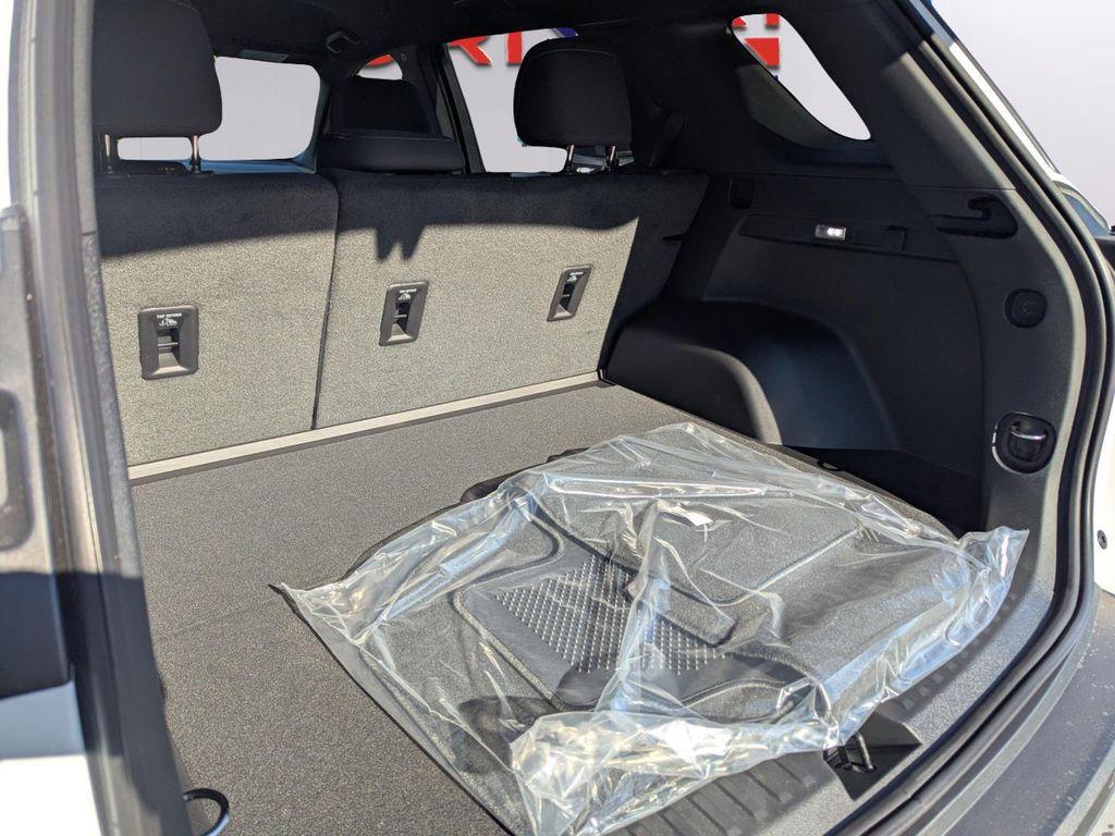 new 2026 Chevrolet Equinox car, priced at $28,162