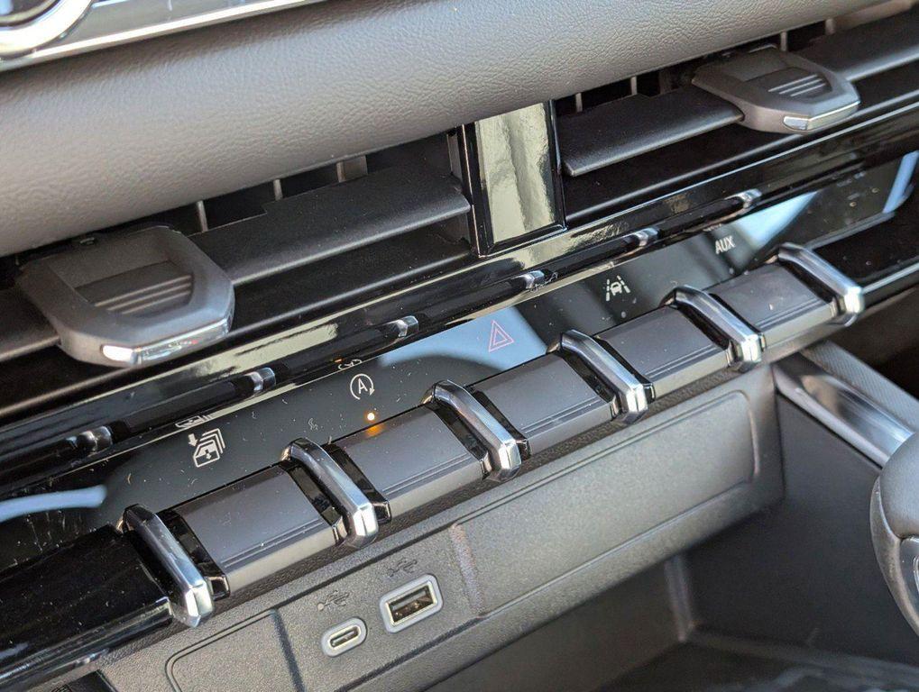 new 2025 GMC Canyon car, priced at $43,281