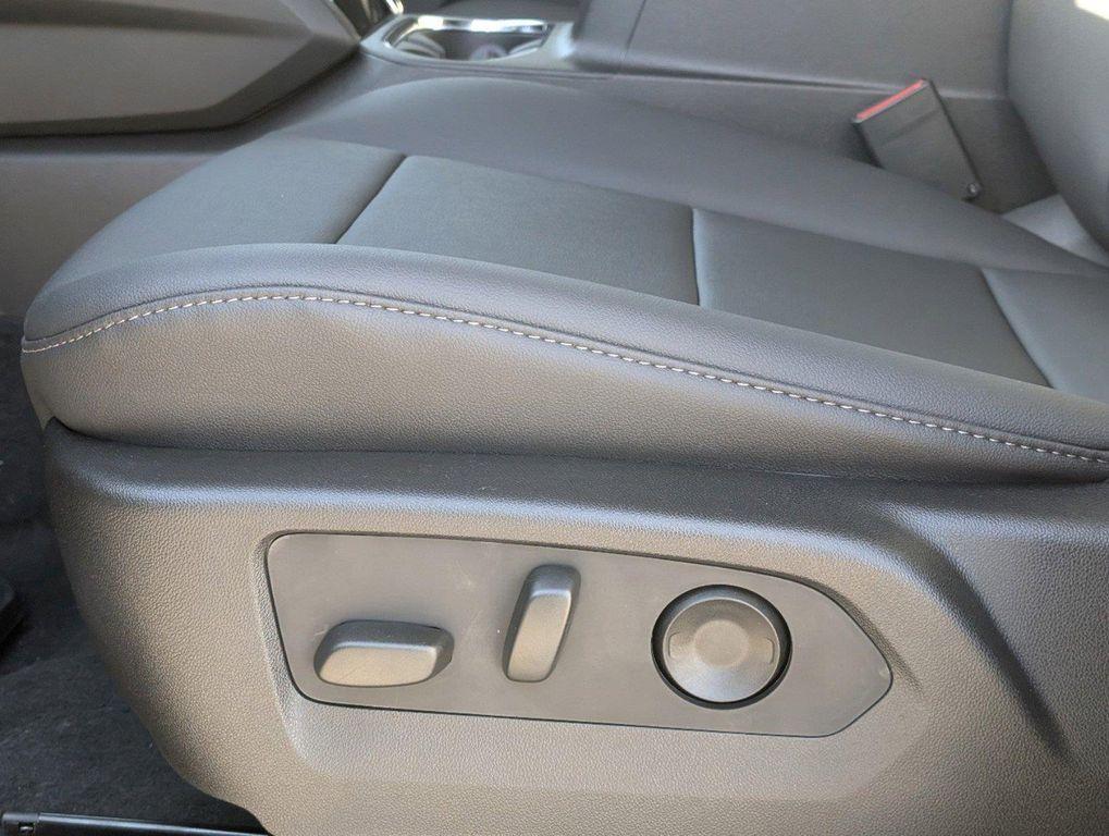 new 2025 GMC Canyon car, priced at $43,281