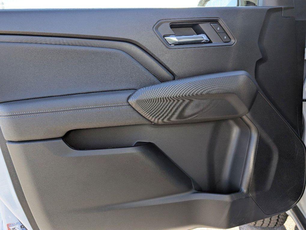 new 2025 GMC Canyon car, priced at $43,281