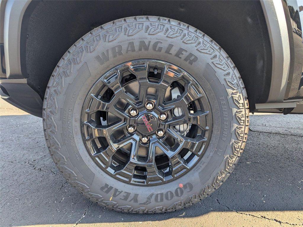 new 2026 GMC Canyon car, priced at $40,042