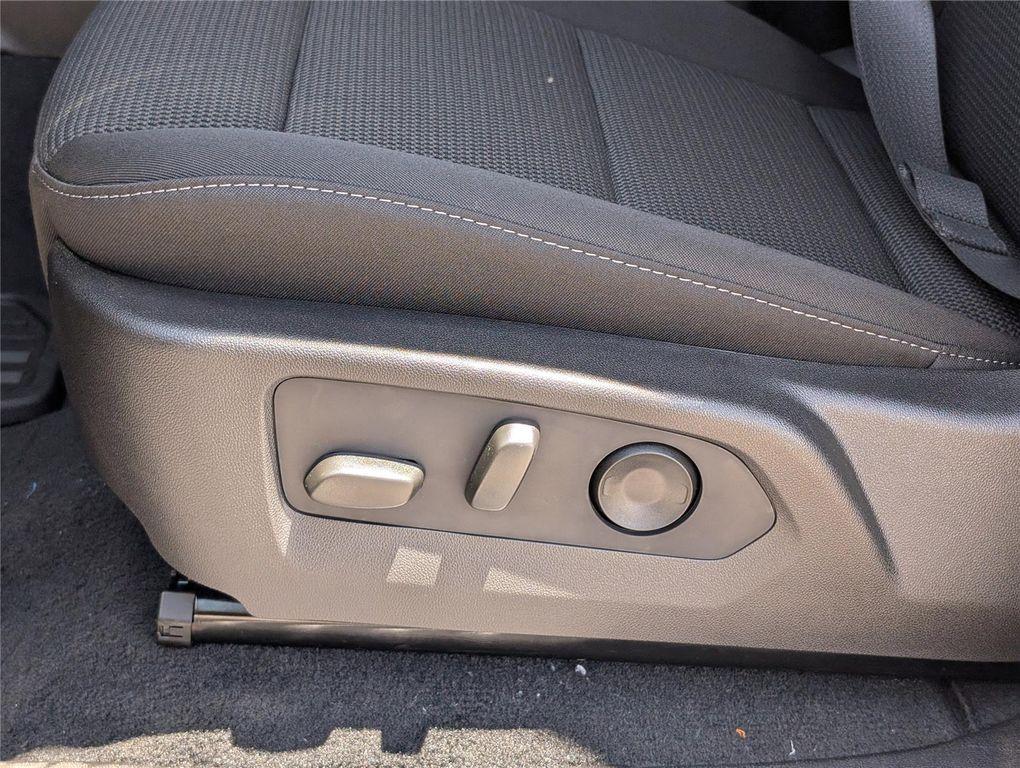 new 2025 GMC Canyon car, priced at $38,926