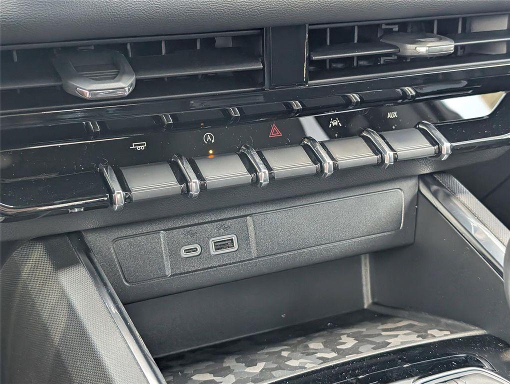 new 2025 GMC Canyon car, priced at $38,926