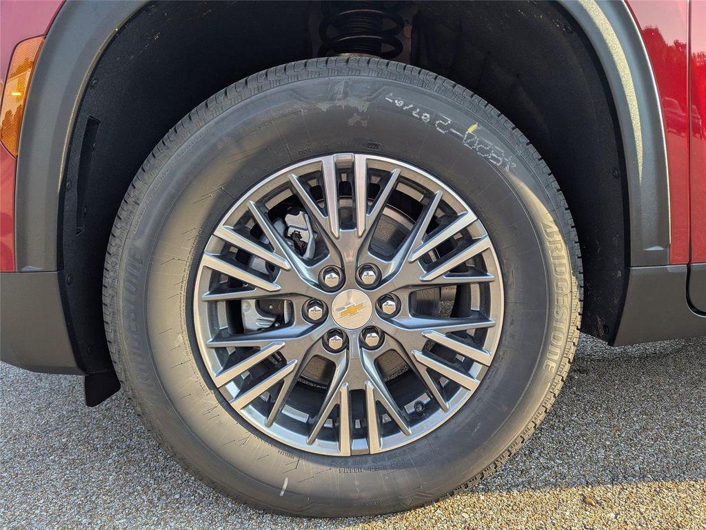 new 2026 Chevrolet Traverse car, priced at $42,299