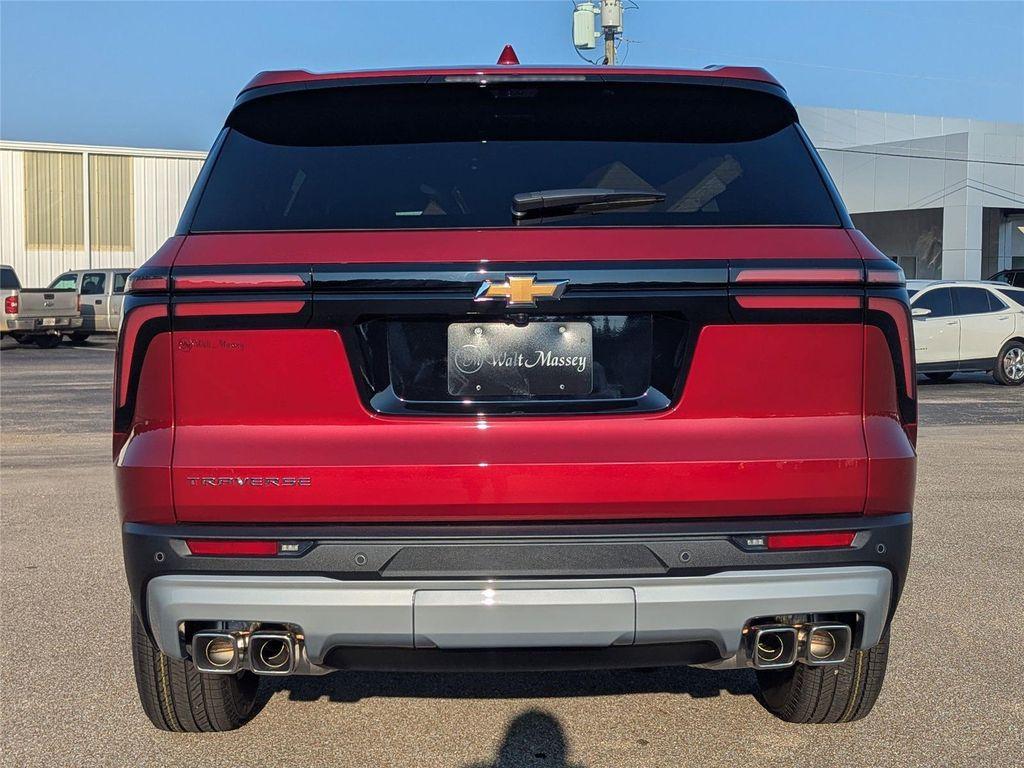 new 2026 Chevrolet Traverse car, priced at $42,299